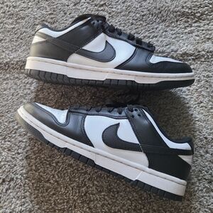 Nike Dunk Low Sneakers